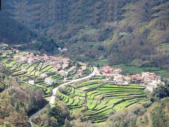 Vista da Aldeia de Sistelo em Arcos de Valdevez, distrito de Viana do Castelo, Alto Minho &copy; CM de Arcos de Valdevez, ilustração