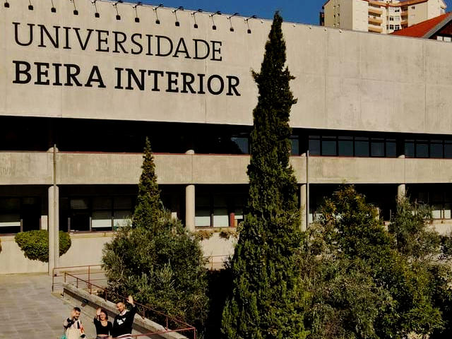 Universidade da Beira Interior na Covilhã, Beira Interior (Distrito de Castelo Branco) &copy; / Sábado, ilustração