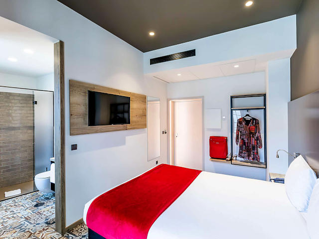 Hotel Premium Chaves, Centro de Chaves (Distrito de Vila Real), em Alto Douro Trás-os-Montes &copy; / Hotel ibis Styles Chaves, ilustração