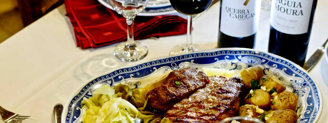 Restaurante O Lavrador, restaurante típico português no Centro de Chaves (Distrito de Vila Real), em Alto Douro Trás-os-Montes &copy; / Rest. O Lavrador, ilustração