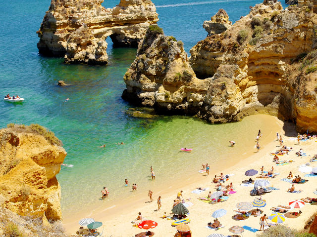 Praia do Camilo, Barlavento, Lagos &copy;  / Visit Algarve, ilustração