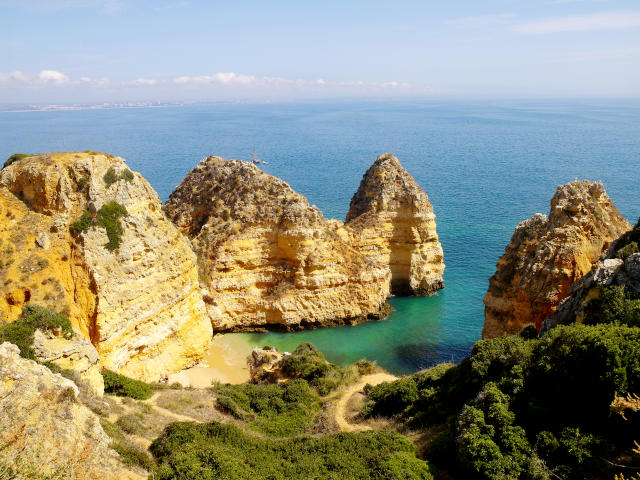 Praia da Boneca, Barlavento, Lagos &copy;  / Visit Algarve, ilustração