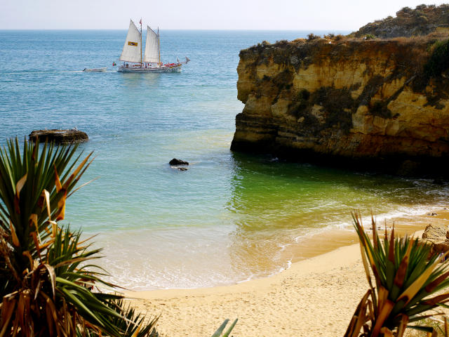 Praia dos Estudantes, Barlavento, Lagos &copy;  / Visit Algarve, ilustração