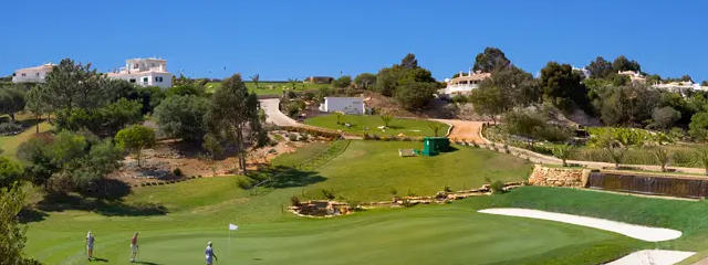 Campos de Golfe em Lagos, Distrito de Faro, Algarve © Tee Times Golf Agency / ilustração