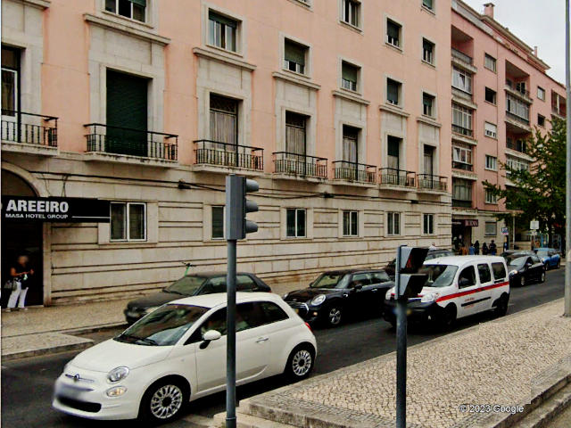 Avenida João XXI em São João de Deus, Freguesia de Areeiro, Lisboa &copy; Google Earth Pro