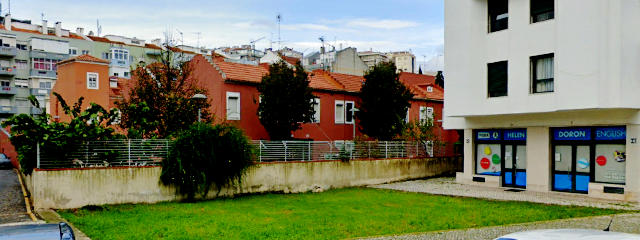 Vista do Bairro Grandela, Freguesia de São DOmingos de Benfica, Lisboa &copy; Google Earth Pro
