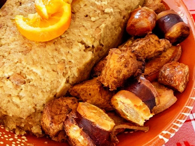 Carne de alguidar com migas, em Mourão (Distrito de Évora), no Alentejo Central &copy; Internet, ilustração