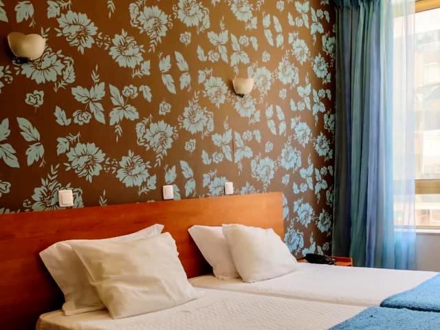Império Hotel em Peso da Régua, distrito de Vila Real no Alto Douro &copy; Império Hotel, ilustração