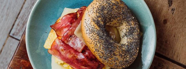 Sandwiche no Diplomata, petiscos e panquecas na Baixa do Porto &copy; O Diplomata, ilustração